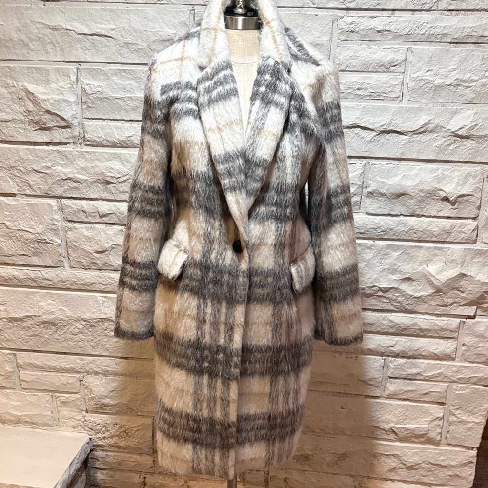 BCBGMaxAzria Gray and Cream Plaid Teddy Jacket